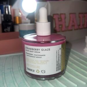 Truly Strawberry Glaze Glow Body Serum